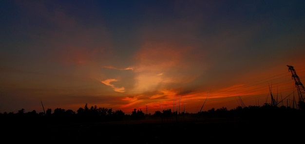 Un coucher de soleil dans le domaine de sihanoukville