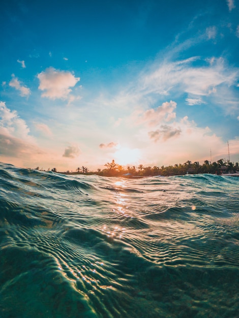 Coucher de soleil dans la mer des Caraïbes