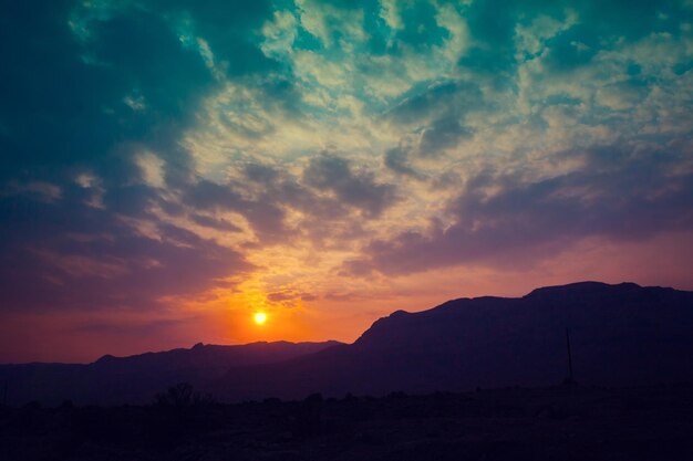 Coucher de soleil sur le désert