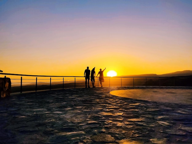 Coucher de soleil entre amis à Gran Canaria