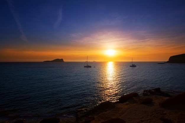 Coucher de soleil à Ibiza depuis Cala Conta Comte à San Jose