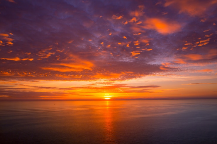 Photo coucher de soleil lever du soleil sur la mer méditerranée