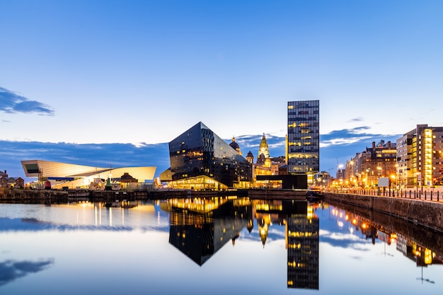 Coucher de soleil de Liverpool Skyline Pier