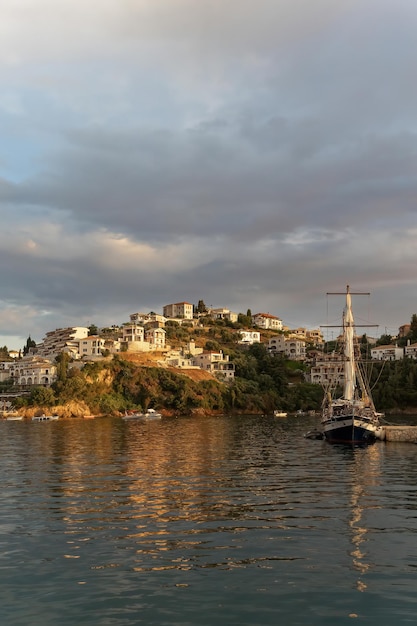 Coucher de soleil magique à Sivota Thesprotia Grèce destination de voyage