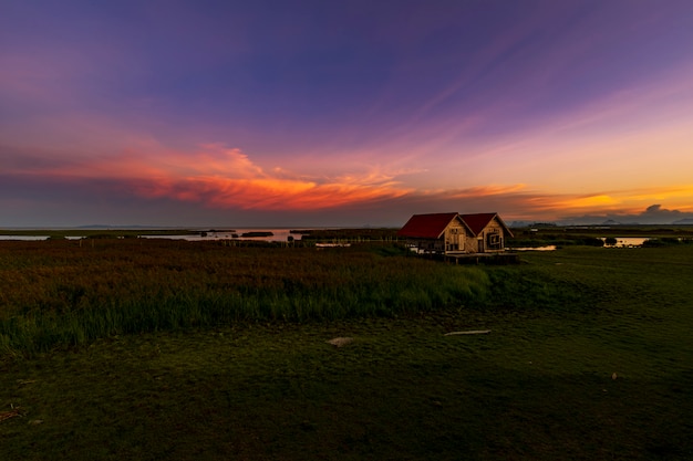 Photo coucher de soleil majestueux