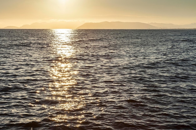 Coucher de soleil sur la mer