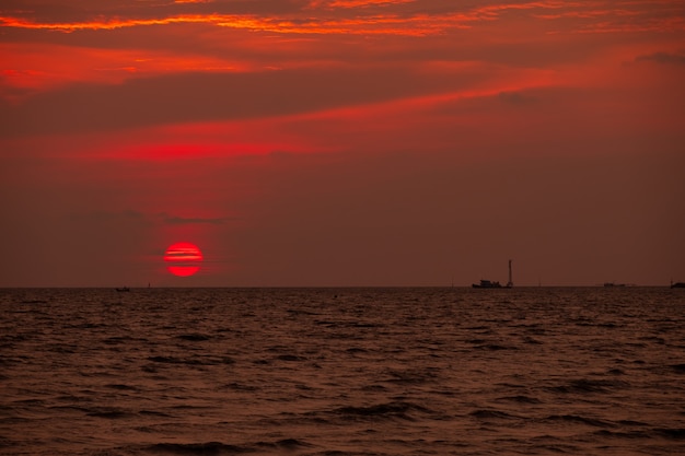 Photo coucher de soleil sur la mer