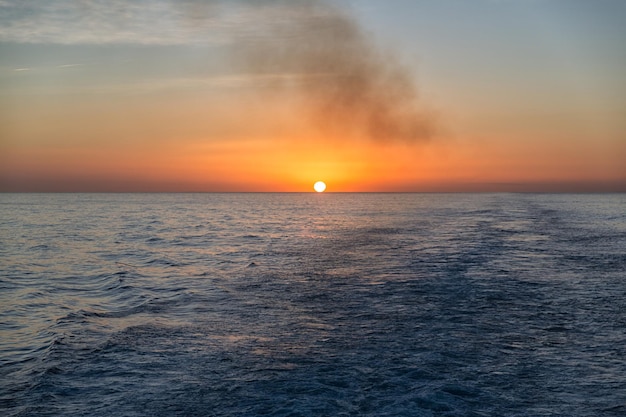 coucher de soleil sur l&#39;océan