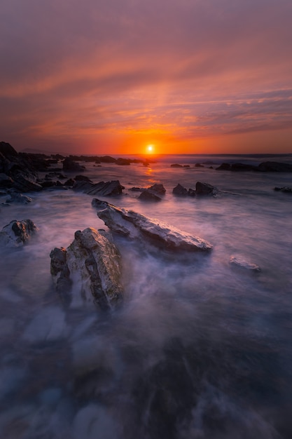 Coucher de soleil sur la plage de Bidart, Pays Basque.