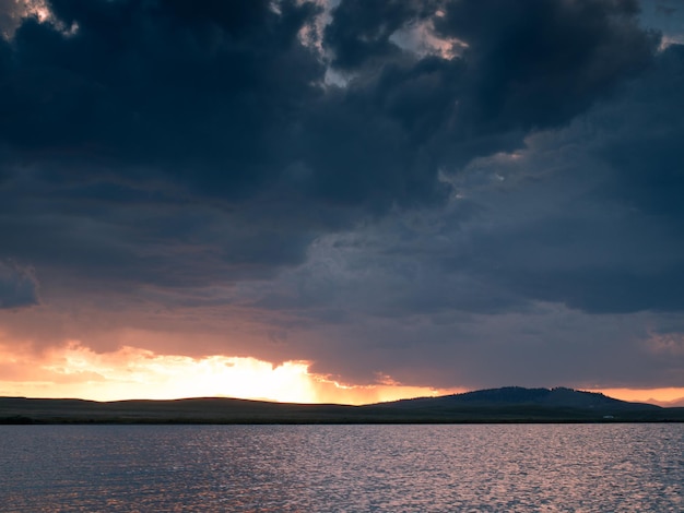 Coucher de soleil sur le réservoir Eleven Mile, Colorado.