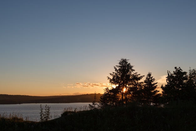 Coucher de soleil sur la rivière