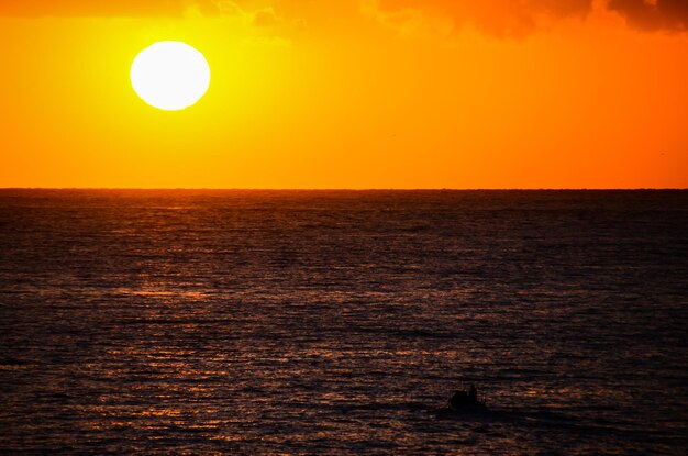 coucher de soleil tropical