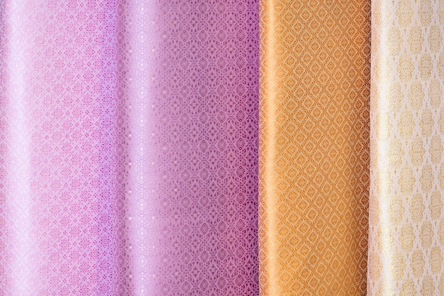 couleurs d&#39;abat-jour couleurs ornements motifs de textiles de soie thaï