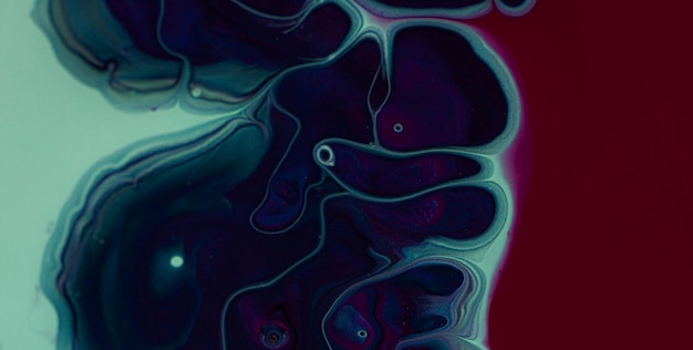 Les couleurs vives et les motifs abstraits compliqués stimulent votre imagination