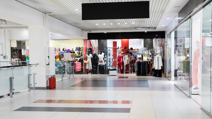 Photo un couloir vide dans un centre commercial