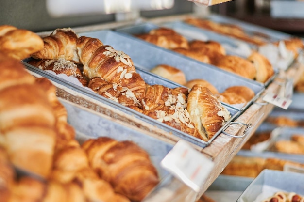 Photo coup sélectif de croissants français