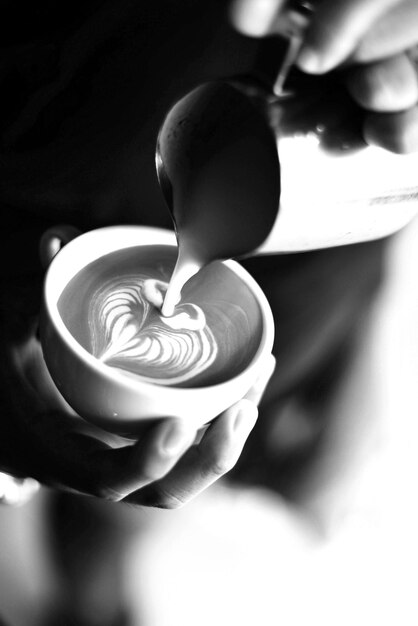 Coupe de café close vew fond photo noir et blanc tasse de thé ou de café sur la table