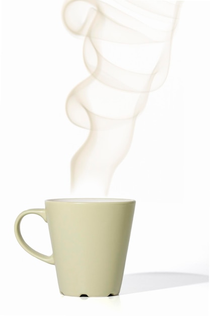 Photo coupe de café sur fond blanc