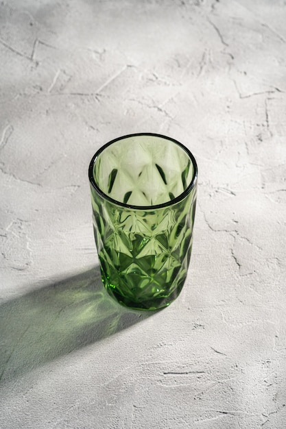 Coupe Géométrique En Verre Vert