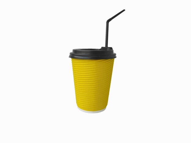 Coupe en papier jaune pour le café ou le thé avec un couvercle noir et une paille prête à l'emploi