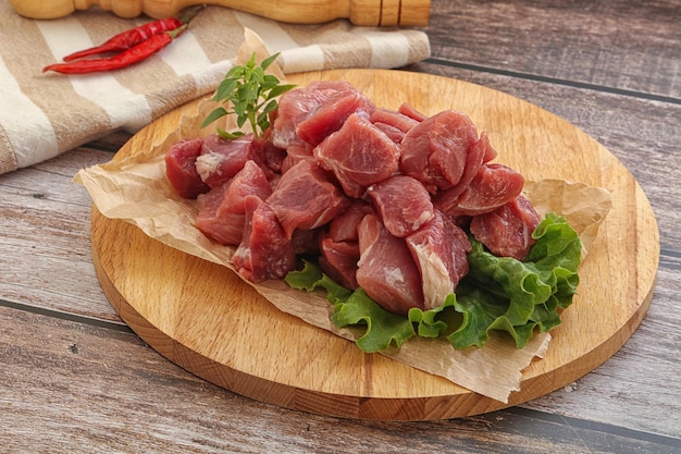 Coupe de viande de porc crue à rôtir