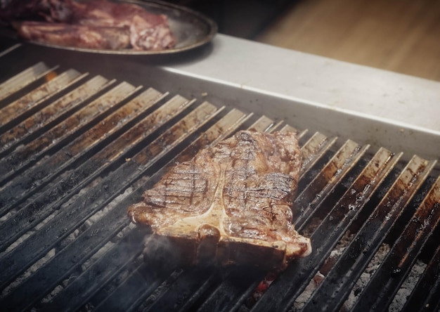 Coupes de bœuf exquises dans un steakhouse argentin.