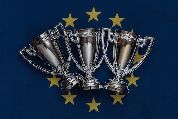 Coupes de champion sur le drapeau de l'UE. Compétitions sportives
