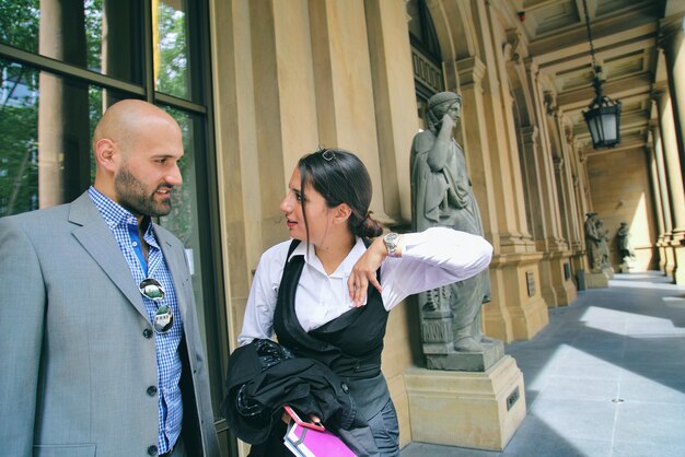 Couple d'affaires Travail d'équipe moderne Partenariat Photo en plein air