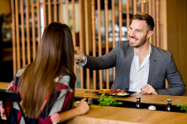 Couple au restaurant