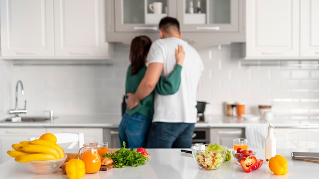 Photo couple de cuisine à la maison