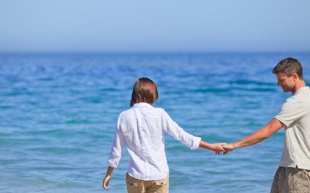 Couple dans la mer