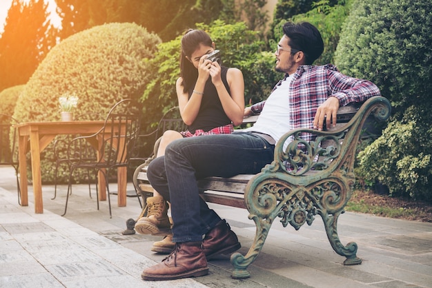 Couple dans le parc