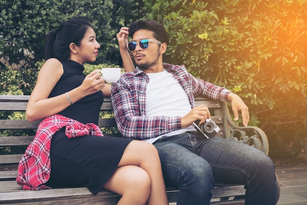 Couple dans le parc