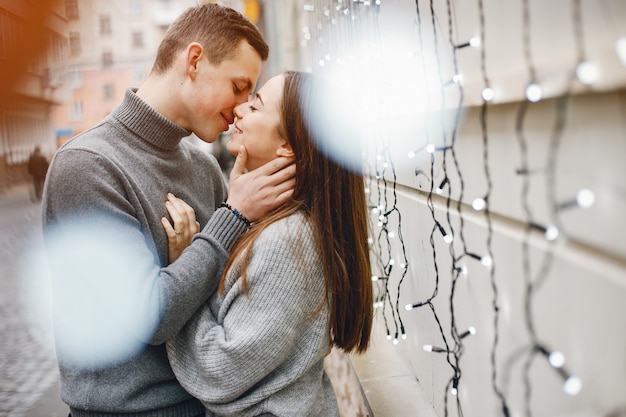 Couple dans une ville