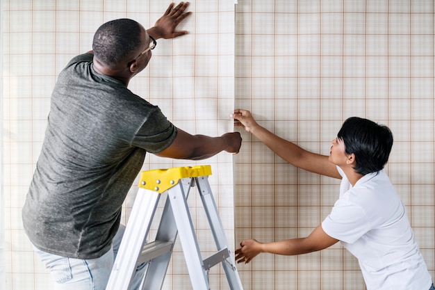 Couple, décoration, nouvelle maison