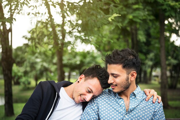 Couple Gay Amour Extérieur Concept