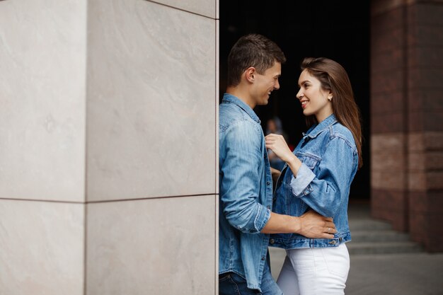 Couple heureux, être romantique