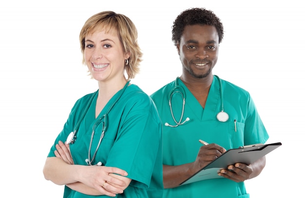 Couple de jeunes médecins