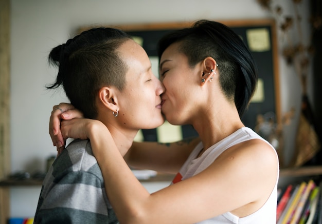 Couple lesbien LGBT asiatique