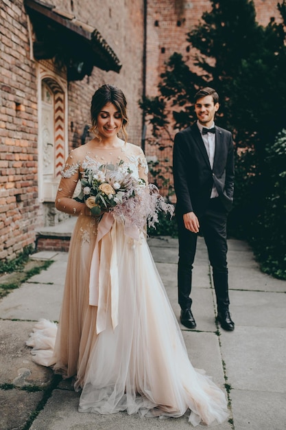 Couple de mariage italien à Milan belle mariée et femme à Milan Italie