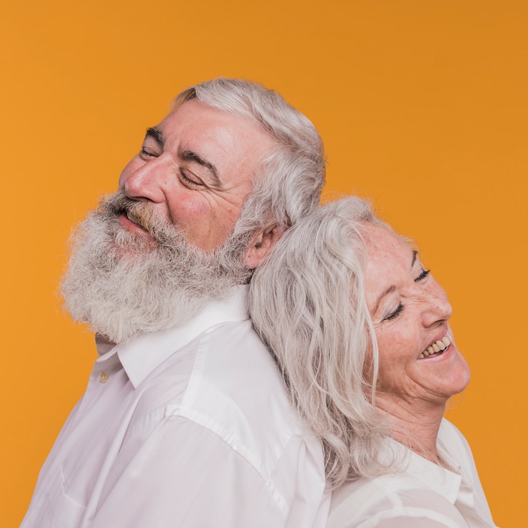 Photo un couple de personnes âgées
