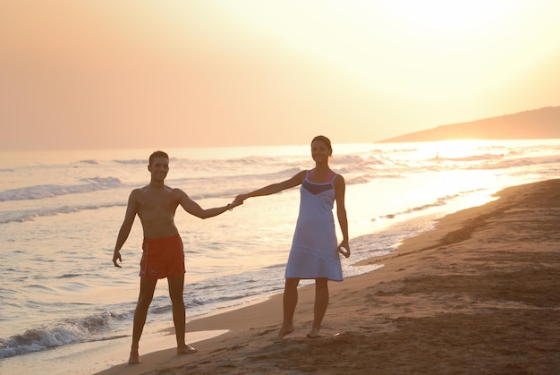 couple romantique sur la plage