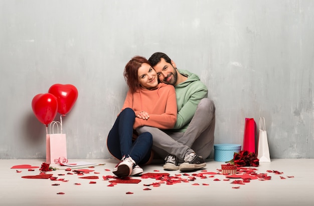 Couple, saint valentin, étreindre