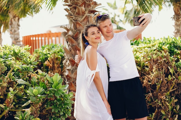 couple avec téléphone