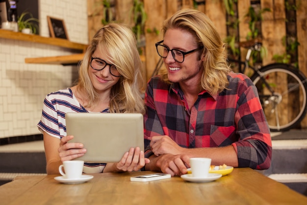 Couple, utilisation, tablette