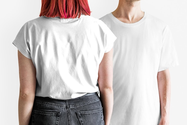 Couples de t-shirts blancs mockup png vêtements décontractés