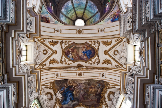 Photo coupole et plafond de l'église la chiesa del gesu ou casa professa à palerme