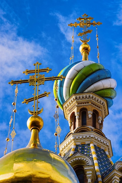 Coupoles de l'Église du Sauveur sur le Sang Versé à Saint-Pétersbourg, en Russie.