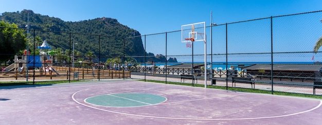 Cour de basket-ball Plage de Cléopâtre à Alanya en Turquie