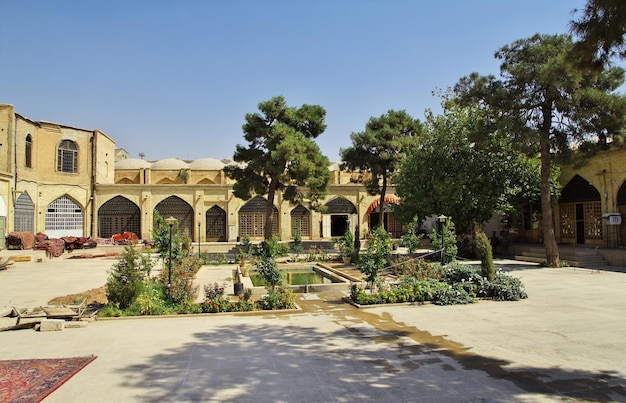 cour intérieure du marché arabe en Iran